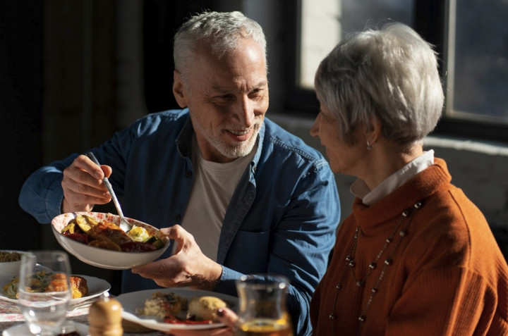 5 Makanan Terbaik untuk Usia 50 Tahun ke Atas