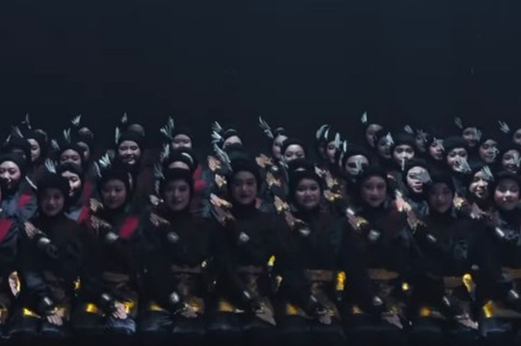 Akun Instagram resmi Apple kembali menarik perhatian dunia dengan menampilkan video tari tradisional Indonesia.