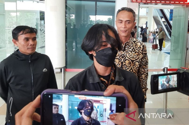 Taqi Askari, mahasiswa Indonesia yang kuliah di Iran terpaksa harus dievakuasi. Foto: ANTARA/Ogen