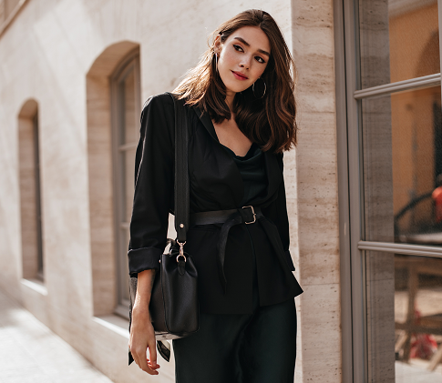 Elegan dalam Keheningan, Ini 5 Tren Fashion 'Quite Luxury' yang Bisa Ditiru