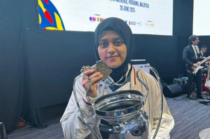 Ratu eFootball ASEAN, Putri Pramesti Pimpin Indonesia Raih Emas di AYESC 2025