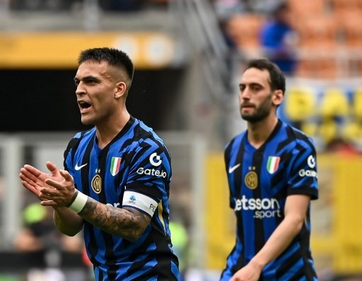 Lautaro Kirim Pesan Tersirat untuk Calhanoglu, Keretakan di Tubuh Inter?