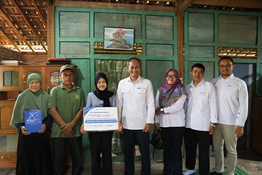 UGM Kejutkan 4 Mahasiswa Baru dengan Bantuan Laptop hingga Uang Tunai