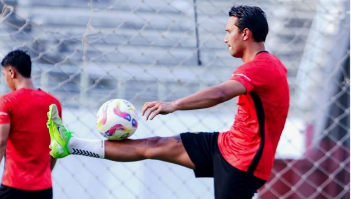 Ezra Walian Siap Tampil Melesat di Persik Kediri