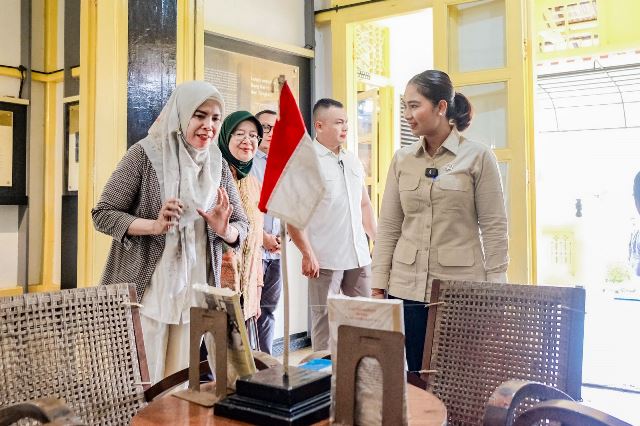 Wamenpar Napak Tilas ke Rumah Pengasingan Bung Karno