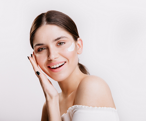 6 Cara Mengatasi Kulit Kering Rekomendasi Dermatologis