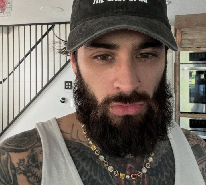 Zayn Malik Ungkap Pengalaman Pahit Selama di One Direction lewat Lagu 