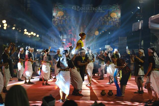 Keindahan Seni Ronthek Pacitan 2025 Berpadu dengan Tradisi dan Ekraf Daerah