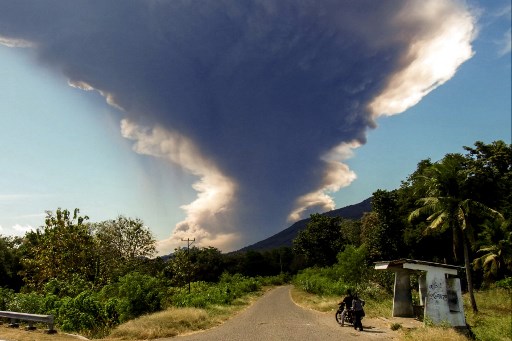 Gunung Lewotobi Laki-laki Kembali Erupsi