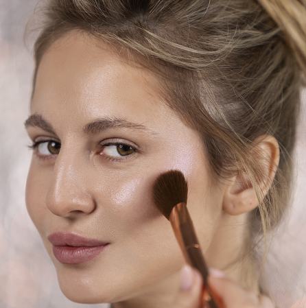 Cara Pakai Blush On Sesuai Bentuk Wajah, Jangan Salah Lagi, Ya!