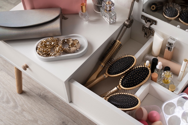 Berita Terpopuler Properti: Ide Meja Rias Minimalis hingga Lapangan Tenis Antimainstream