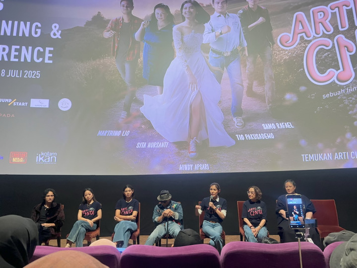 Adegan Menyanyi di Film Arti Cinta Tanpa Lipsync, Serasa Nonton Teater