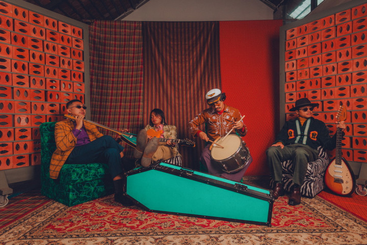 The Panturas Rilis Dua Single Jelang Tur Asia, Pengingat tentang Kiamat