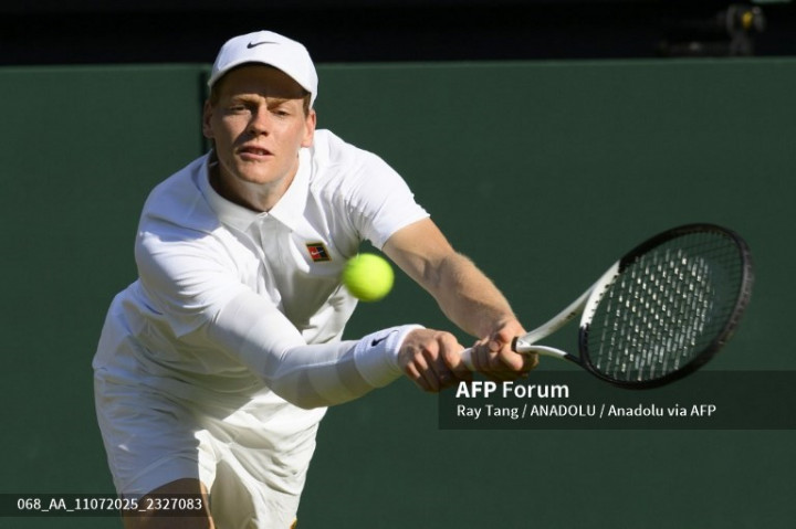 Singkirkan Djokovic, Jannik Sinner Tantang Carlos Alcaraz di Final Wimbledon