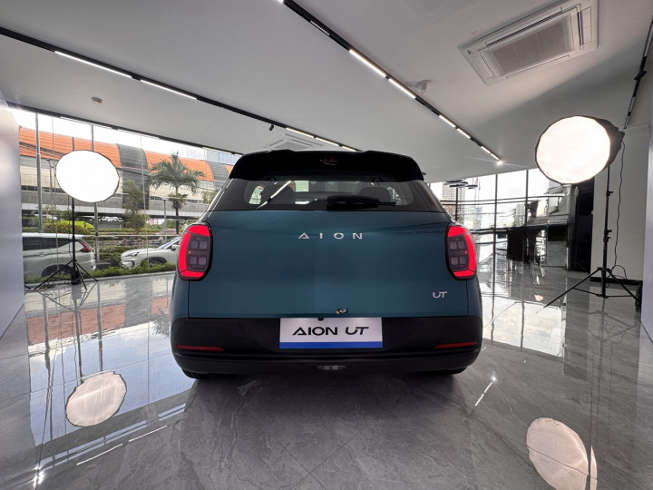 Lebih Dari Sekedar Mobil Listrik, AION UT Siap Jadi Tren Baru