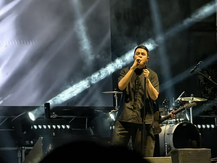 Tulus Hangatkan Malam Bigu Festival lewat 