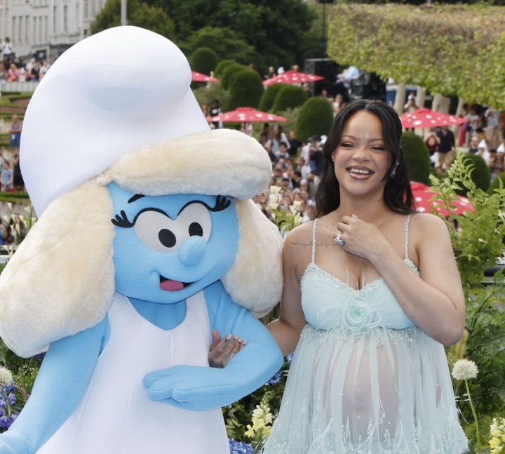 Rihanna Antusias Film Smurfs Segera Tayang, Tak Sabar Lihat Reaksi Anak-anaknya