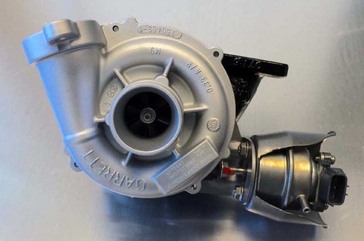 Mobil Turbocharged VS Hybrid, Mana yang Lebih Powerfull?