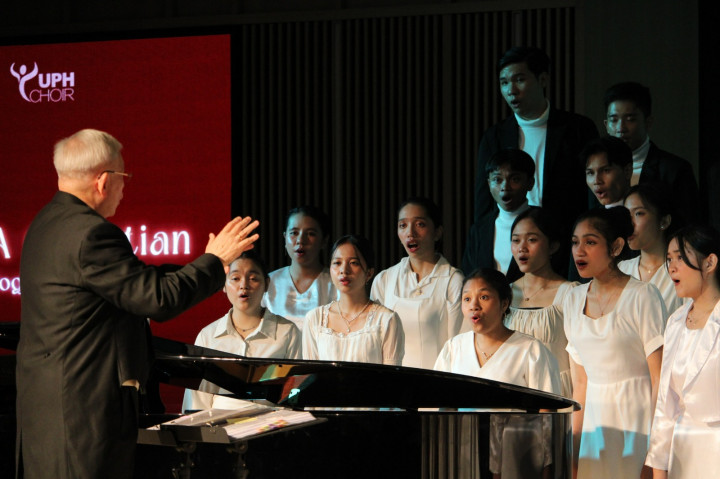 Canticle of Praise Rayakan Dua Dekade UPH Choir