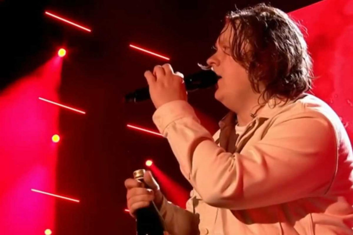 Mohon Doanya! Lewis Capaldi Alami Kejang dan Serangan Panik Hebat