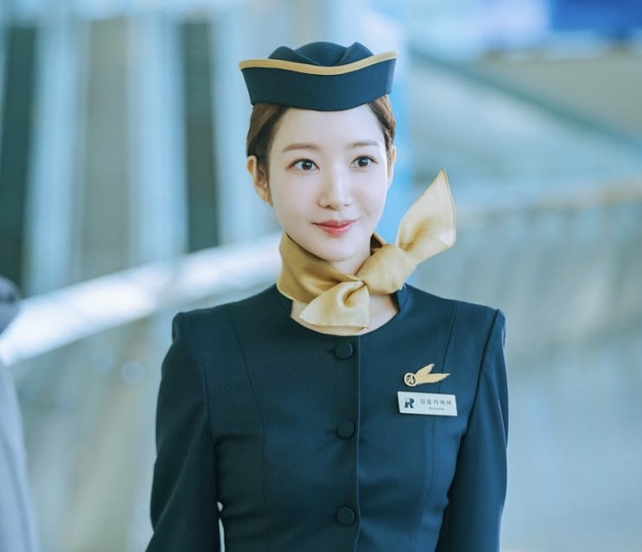 Park Min Young Bagikan Penampilan Karakternya di Drakor Terbaru Confidence Queen