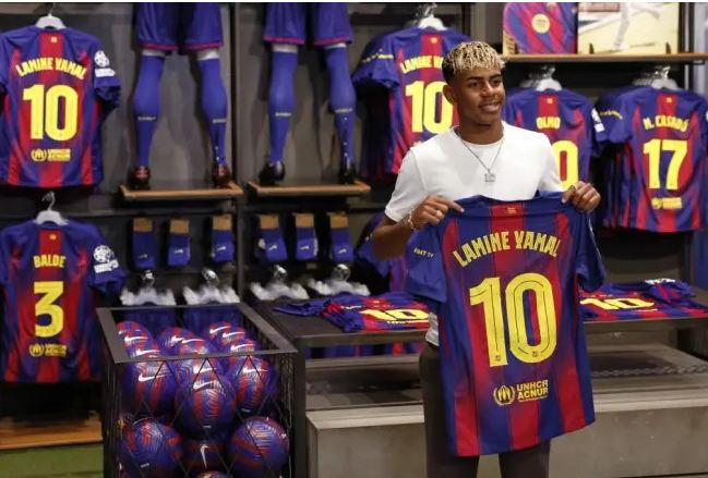 Perpanjang Kontrak, Lamine Yamal Mengenakan Nomor 10 di Barcelona!