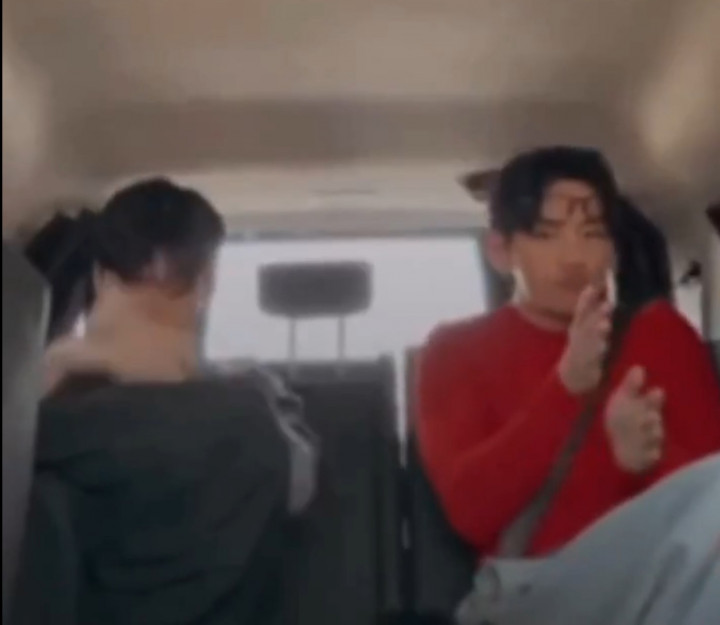 Jungkook dan V BTS Ikut Tren Aura Farming