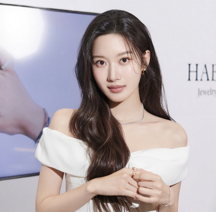 Moon Ga Young Siap Sapa Penggemar lewat Tur Asia Perdana