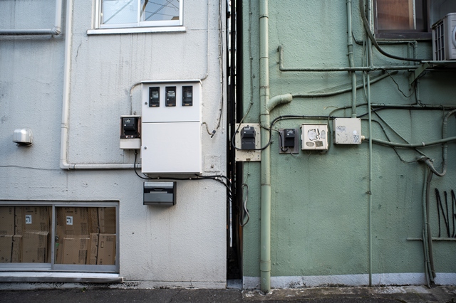 Jenis Stabilizer Listrik Paling Efektif dan Tips Pemasangan di Rumah