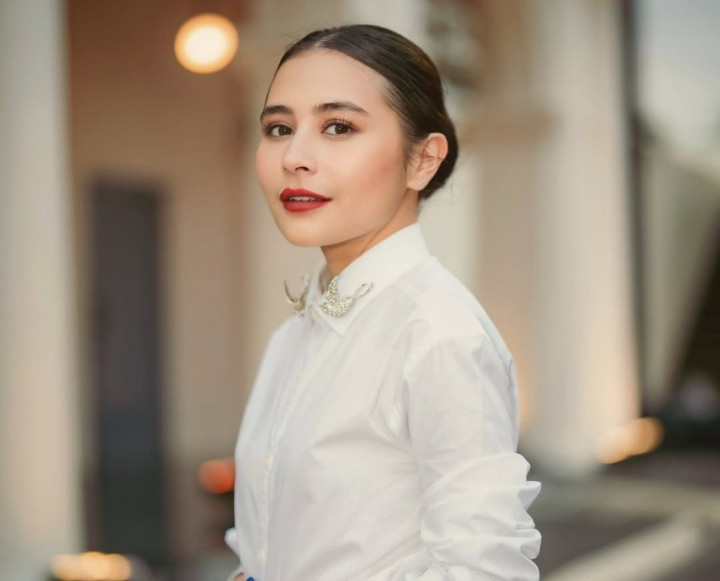 3 Ritual Kecil ala Prilly Latuconsina yang Berdampak Besar untuk Kesehatan Gigi