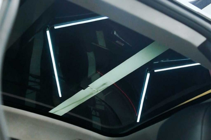 Mengapa Wajib Pakai Jasa Ahli saat Pasang Kaca Film di Panoramic dan Sunroof?