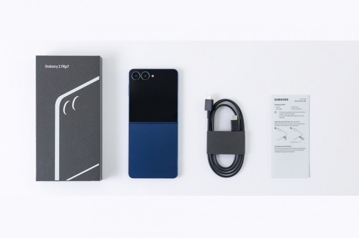 Samsung Galaxy Z Flip7 Resmi Dipamerkan, FlexWindow Baru dan Fitur AI Canggih