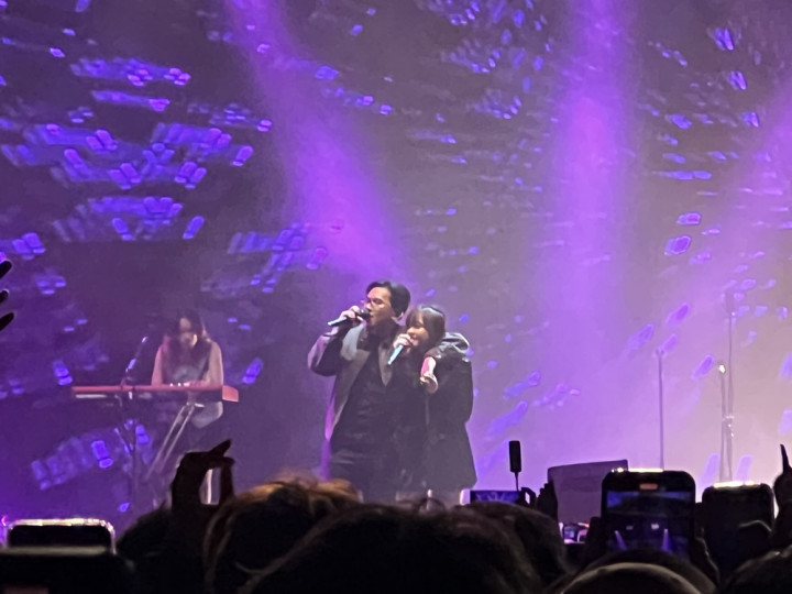 Vokalis for Revenge Ajak Istri Kolaborasi di Konser Sang Derana