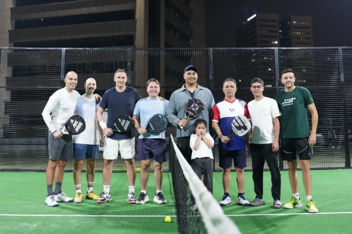 Menpora Bahas Kans Kerja Sama Sepak Bola dengan Levante di Lapangan Padel