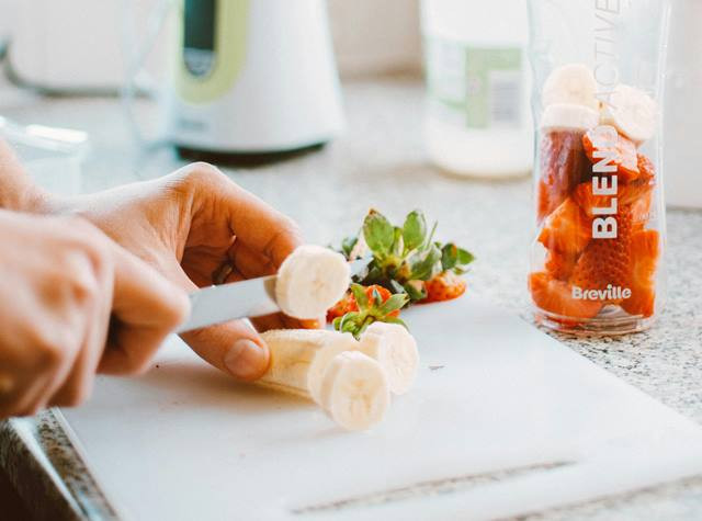 5 Buah yang Bantu Bakar Lemak di Perut