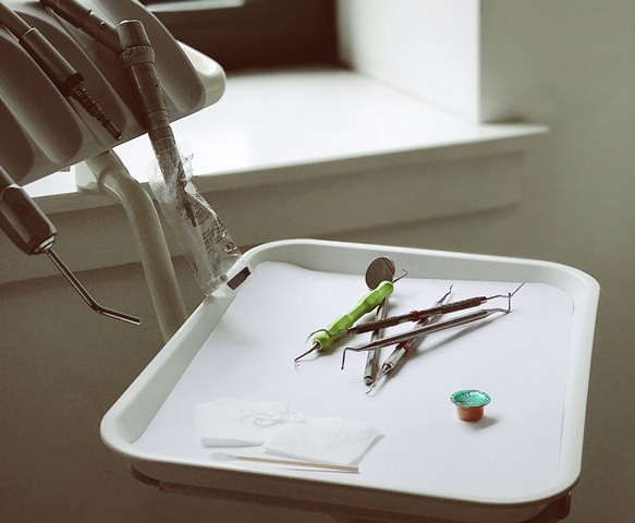 3 Berita Terpopuler Gaya: Gigi Berwarna Hitam Hingga Parfum Mewah Beraroma Kemenyan