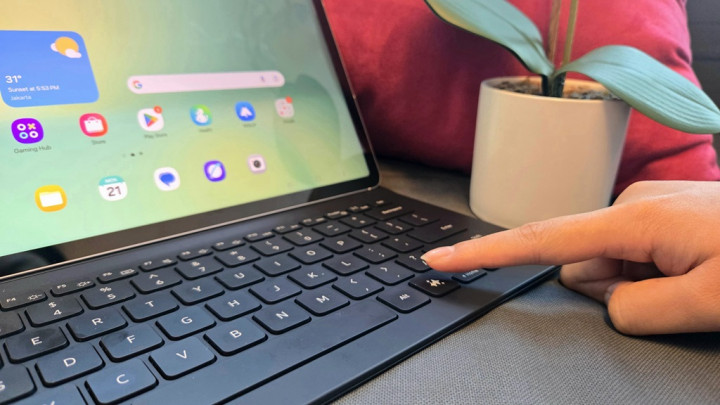 Punya Galaxy Tab S10 FE? Ini 3 Cara Maksimalkan Tombol Galaxy AI Key untuk Kuliah