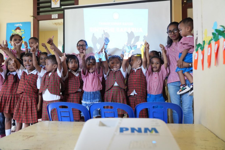 Ribuan Anak Nasabah PNM Mekaar Bisa Lanjutkan Sekolah Berkat Beasiswa PNM