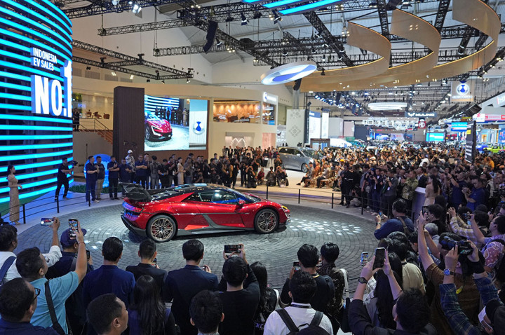 Perdana Di GIIAS, Denza Riuhkan Segmen Mobil Listrik