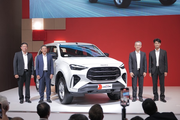 GIIAS 2025: Isuzu Merilis MU-X 4WD hingga Traga Edisi Terbatas