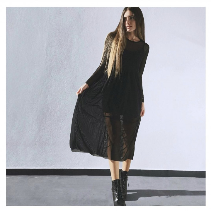 Top Berita Gaya: Item Fashion Populer di Bulan Juli hingga Jalur Pendakian Gunung Rinjani Ditutup