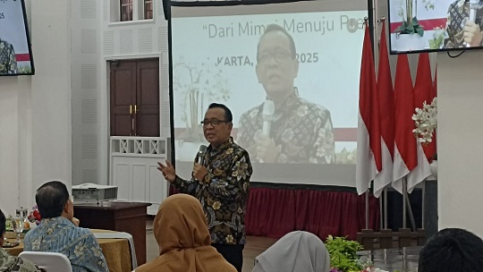 Cerita Menko PMK Pratikno Sekolah Tanpa Sepatu Karena Tak Mampu Beli