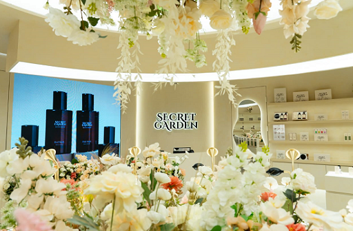 Atmosfer Tenang dan Hangat dalam Experience Store Secret Garden di Jakarta
