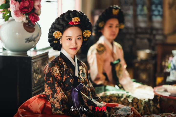 Kang Han Na Tampil Sebagai Selir Ambisius dan Licik di Drakor Bon Appétit, Your Majesty