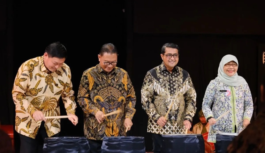 Menteri Ekonomi Kreatif Teuku Riefky Harsya mengapresiasi festival fesyen dan kuliner. Dok. Antara