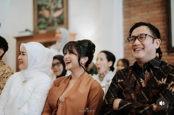 Ikke Nurjanah dan Aldi Bragi Kompak di Acara Pernikahan Anak Meski Sudah Cerai