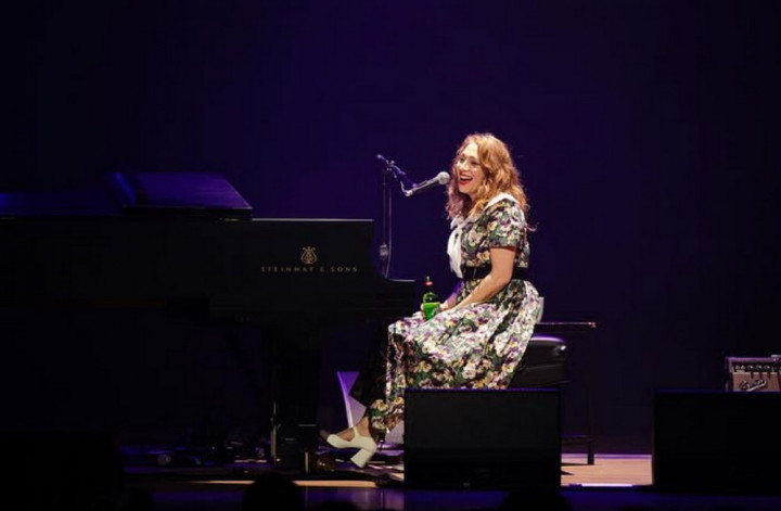 Regina Spektor Usir Penonton Pro-Palestina dari Konsernya: Ini Bukan Tempat untuk Politik