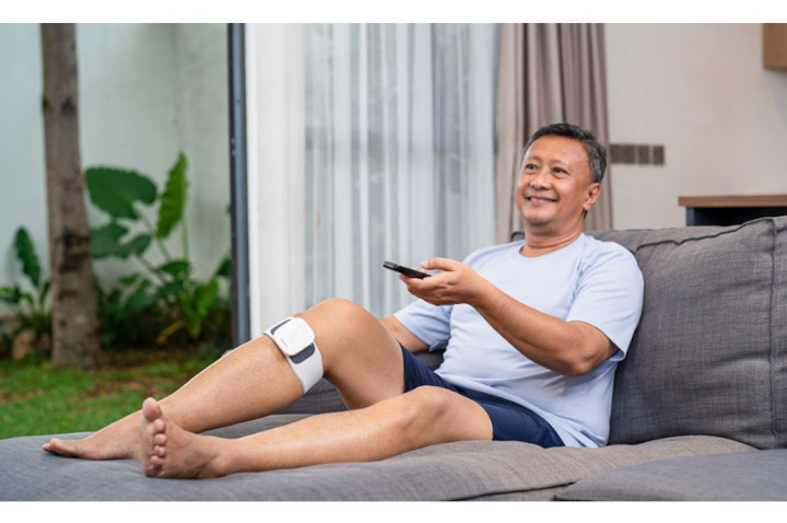 Omron Knee TENS HV-F710 Coba Jawab Nyeri Lutut Tanpa Obat untuk Lansia