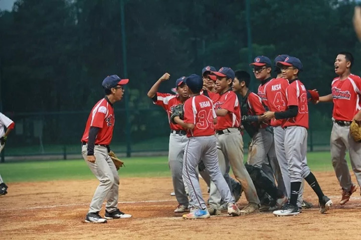 Garuda Softball Club Borong Gelar Juara Softball Putra dan Putri