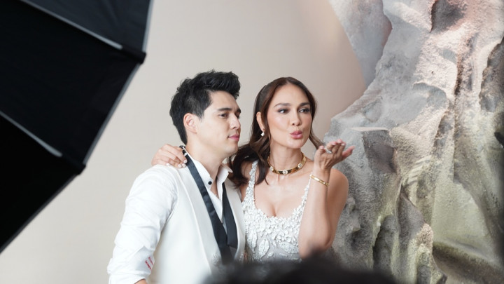 Luna Maya & Maxime Bouttier Bersinar di Resepsi Jakarta, Rahasia Kulit Flawless Mereka Ada di Sini!
